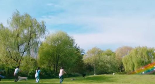 최근 방송 중인 JTBC '천국보다 아름다운'은 80세 모습으로 천국에 도착한 이해숙(김혜자)이 30대 모습으로 젊어진 남편 고낙준(손석구)과 재회하면서 벌어지는 이야기를 다룬다. 죽음이라는 인생의 끝에서 제2의 삶을 시작하는 이해숙이 천국에서 살기 시작하면서 펼쳐지는 에피소드들이 주 관전 포인트다. JTBC 제공