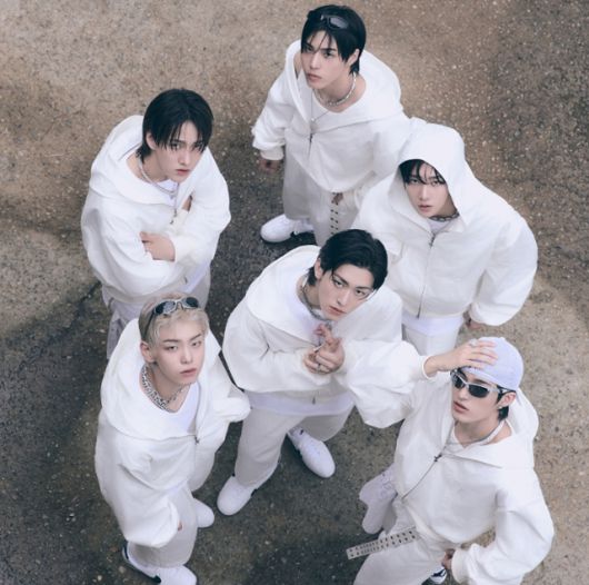 SM엔터테인먼트가 그룹 82메이저(82MAJOR)의 소속사 그레이트엠엔터테인먼트의 2대 주주가 된다. 그레이트엠엔터테인먼트 제공