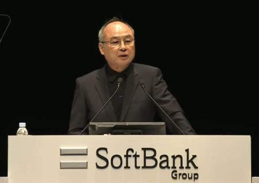손정의 소프트뱅크그룹 회장이 2024년 6월 일본 도쿄에서 열린 소프트뱅크그룹 주주총회에서 발표하고 있다. 소프트뱅크그룹 홈페이지 캡처