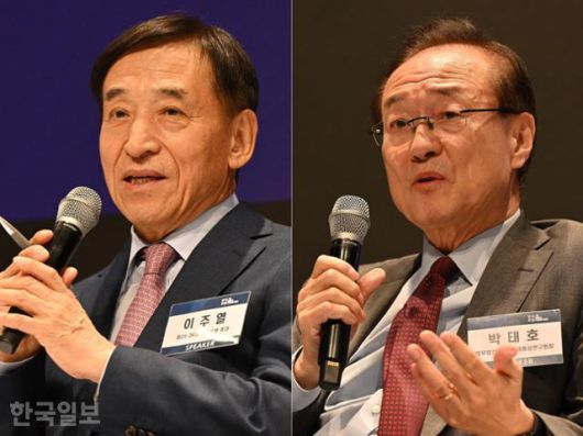 27일 서울 중구 웨스틴조선호텔에서 열린 '2025 한국포럼'에서 ''복합 위기' 한국 경제를 진단한다' 세션에 참석한 이주열(왼쪽) 전 한국은행 총재와 박태호 법무법인 광장 국제통상연구원장. 박시몬 기자
