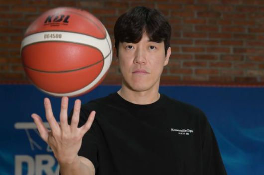 최고령 MVP 영예를 안은 허일영. 강예진 기자