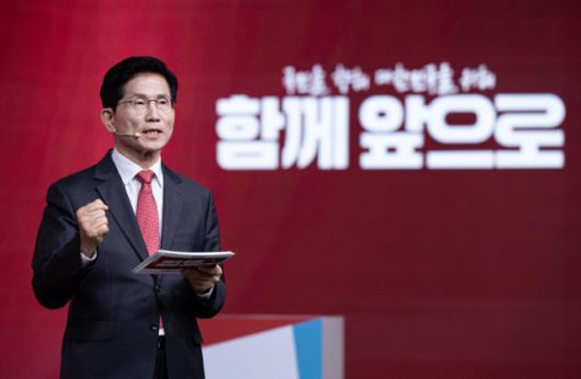 지난달 18일 서울 강서구 ASSA아트홀에서 열린 국민의힘 제21대 대통령후보자 1차 경선 비전대회에서 김문수 후보가 비전을 발표하고 있다. 뉴스1
