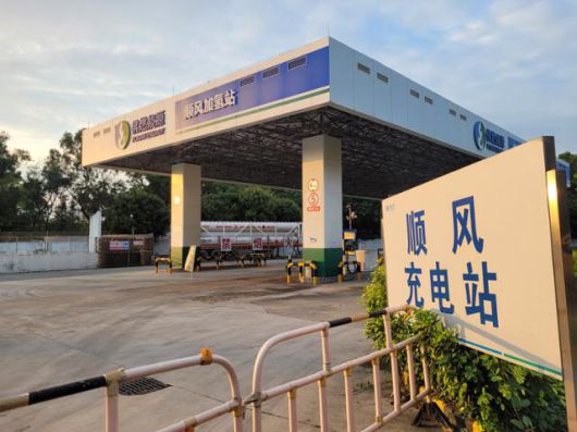 14일 방문한 중국 포산시 순더구의 한 수소 충전소. 국가급 수소 에너지 시범도시인 포산은 지난해부터 '순더 수전해 수소 플랜트' 운영을 시작해 연 3,000톤의 그린수소를 시내 충전소에 공급하고 있다. 포산=신혜정 기자