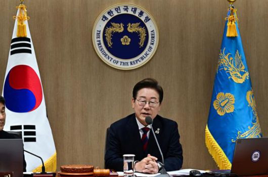 이재명 대통령이 5일 서울 용산 대통령실 청사에서 취임 후 열린 첫 국무회의에서 발언하고 있다. 왕태석 선임기자