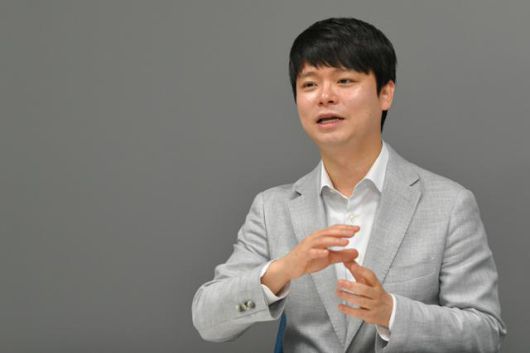 박찬암 스틸리언 대표는 최근 증가하는 휴대폰 해킹 위험을 경고했다. 국가 간 조직적 해킹이 벌어지는 사이버 전쟁에서 휴대폰은 해킹의 최우선 표적이 되고 있다. 남동균 인턴기자