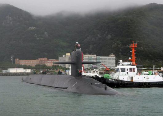 미 핵잠수함 '켄터키함'이 2023년 7월 18일 부산 해군작전기지에 입항하는 모습. 미국 해군 함대전력사령부 제공