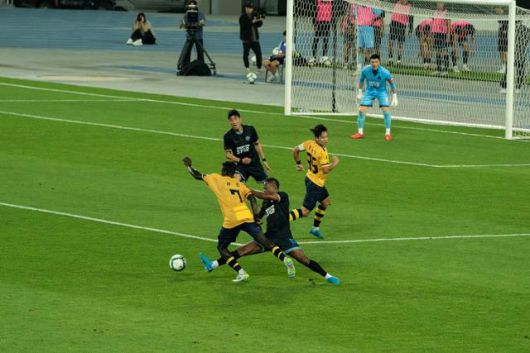 지난 12일 용인시 처인구에 위치한 용인미르스타디움에서는 FC슈팅스타와 춘천시민축구단의 대결이 펼쳐졌다. 이날 약 1,500명의 관객들이 스타디움을 함성으로 채웠다. 10대부터 70대까지 남녀노소 연령대를 불문하고 많은 팬들이 FC슈팅스타를 응원하기 위해 경기장을 찾았다. 쿠팡플레이 제공