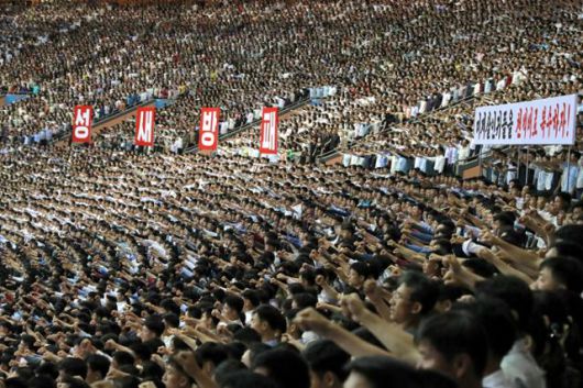 2024년 6월 25일 북한 평양 5·1 경기장에서 '6·25 미제반대투쟁의 날' 대규모 군중집회가 열리고 있다. 평양=노동신문·뉴스1