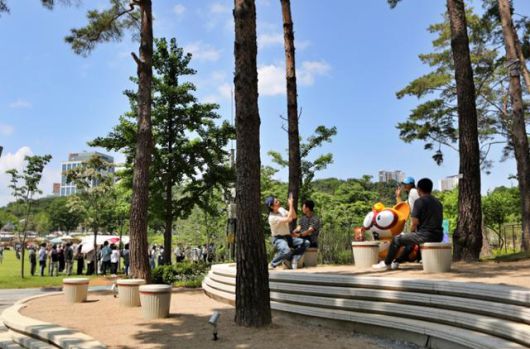 농심이 5월 22일부터 서울 동작구 보라매공원에서 열린 ‘2025 서울국제정원박람회’에 맞춰 조성한 정원. 농심 제공