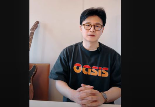 한동훈 전 국민의힘 대표가 15일 자신의 유튜브 채널을 통해 라이브 방송을 진행하고 있다. 유튜브 '힌동훈' 채널 캡처