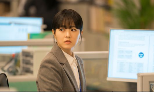 '미지의 서울'에서 서울의 공기업에 다니는 유미래(박보영). tvN 제공