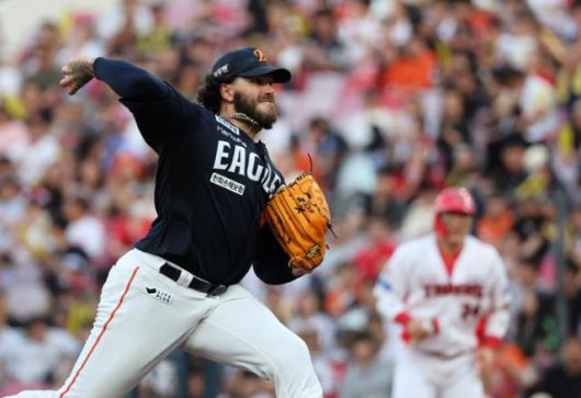 코디 폰세가 8일 광주KIA챔피언스필드에서 열린 KIA전에서 6회 역투하고 있다. 광주=연합뉴스