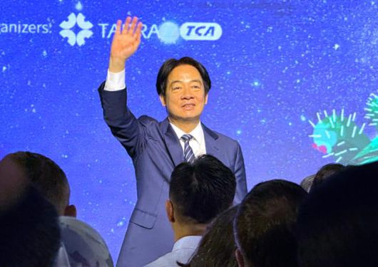 라이칭더 대만 총통이 지난달 20일 대만 타이베이에서 열린 '컴퓨텍스 2025' 개막 행사에 참가해 인사를 하고 있다. 타이베이=연합뉴스