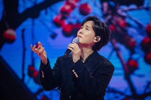 가수 신유가 새로운 시작을 준비하고 있다. 엔트로엔터테인먼트 제공