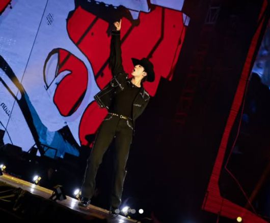 진이 솔로 팬콘서트 투어를 시작했다. 진 SNS