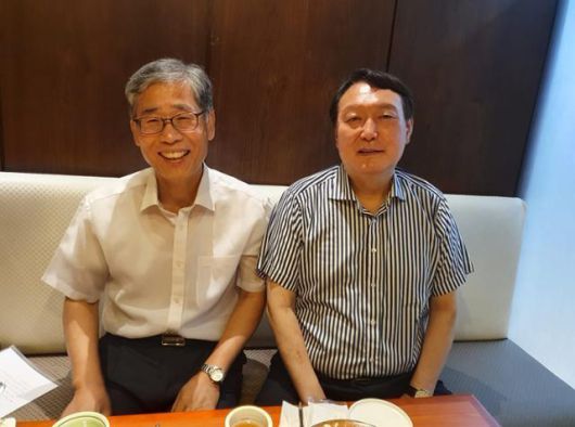 신평(왼쪽) 변호사와 윤석열 전 대통령. 신평 페이스북 캡처