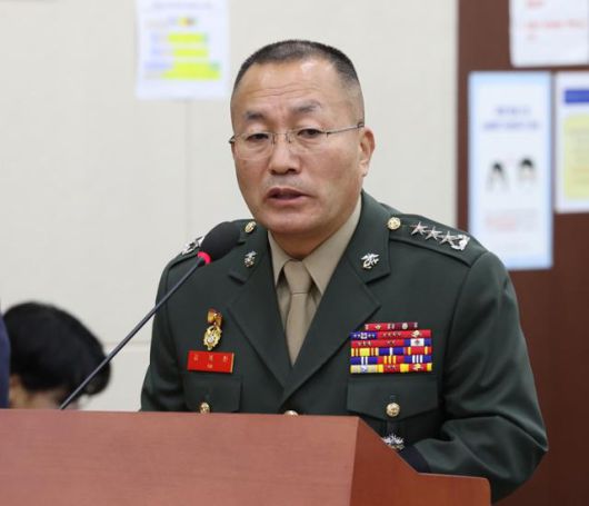 김계환 전 해병대 사령관이 2023년 10월 27일 서울 여의도 국회에서 열린 국방위원회의 종합감사에서 답변하고 있다. 뉴스1