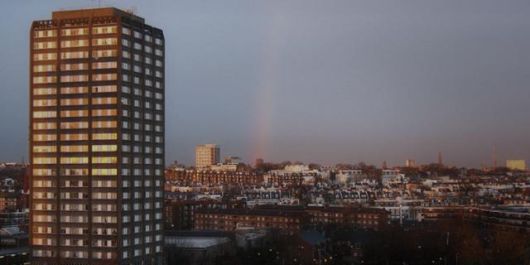 영국 런던 북켄싱턴 지역에 있는 그렌펠은 노동자 계층이 주로 거주하던 고층 아파트로 막힘없는 전망이 일품이었다. 넷플릭스 제공