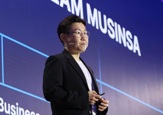 6월 10일 서울 중구 동대문디자인플라자에서 열린 무신사 글로벌 파트너스데이 기자간담회에서 박준모 대표가 글로벌 시장 진출 전략을 발표하고 있다. 연합뉴스