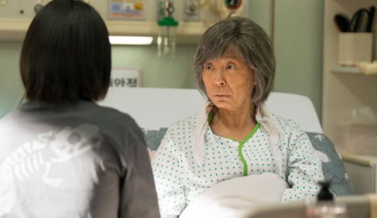 '미지의 서울'에서 미지 가족의 정신적인 버팀목이 돼주는 할머니(차미경). tvN 제공