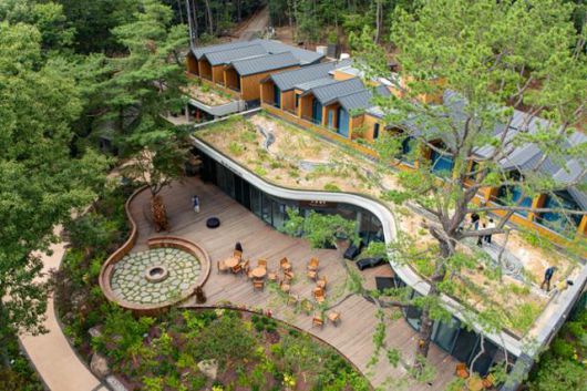 서울 노원구 자연휴양림 '수락휴' 내 햇살정원.