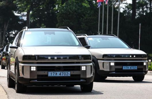 6월 18일 서울 강서구 메이필드호텔에서 열린 현대차 디 올 뉴 넥쏘 미디어 시승회에 차량들이 줄지어 이동하고 있다. 뉴시스