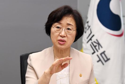 정영애 전 여성가족부 장관. 한국일보 자료사진