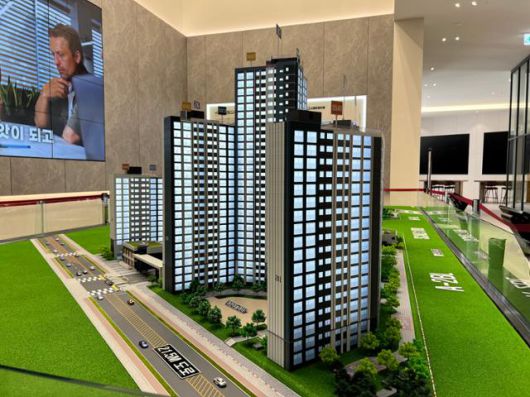 남양주왕숙 공공주택지구 견본주택에 설치된 A-2블록 모형. 김민호 기자