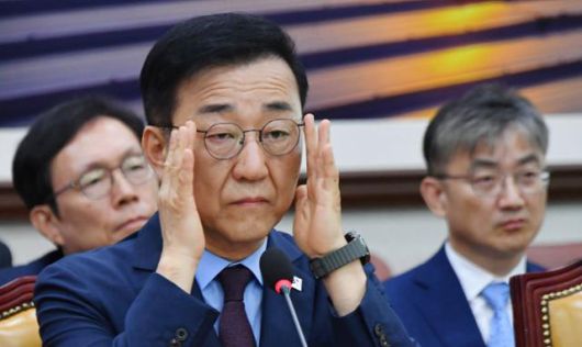 김윤덕 국토교통부 장관 후보자가 29일 국회 국토교통위원회에서 열린 인사청문회에서 의원의 질의를 듣고 있다. 고영권 기자