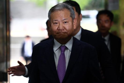 12·3 비상계엄 당시 언론사 단전·단수를 지시한 의혹을 받는 이상민 전 행정안전부 장관이 7월 31일 서울 서초구 서울중앙지방법원에서 열린 구속 전 피의자 심문(영장실질심사)에 출석하고 있다. 뉴스1