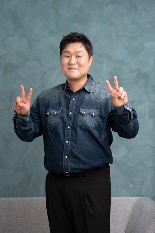 윤경호는 늘 노력하고 연구하는 배우다. NEW 제공