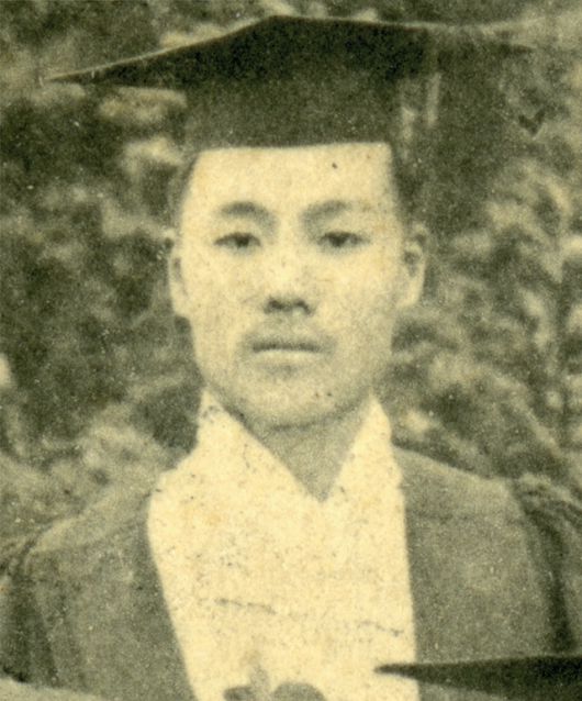 1917년 세브란스의학교 2회 졸업식 당시 학사모를 쓴 이태준 선생. 대암이태준선생기념사업회 제공