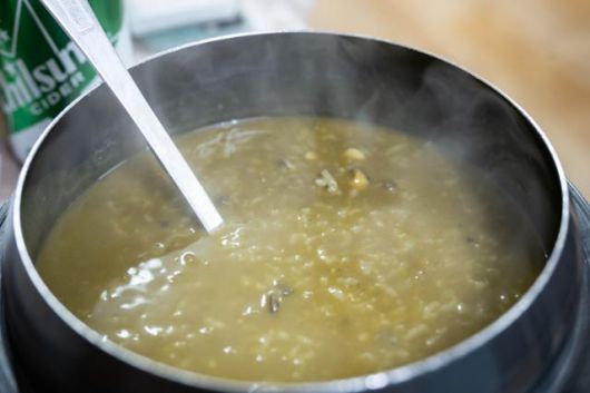 대변리 해녀촌의 전복죽.