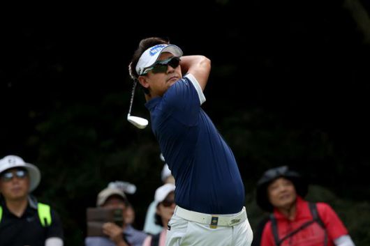 박상현이 3번 홀에서 아이언 샷을 하고 있다. KPGA 제공