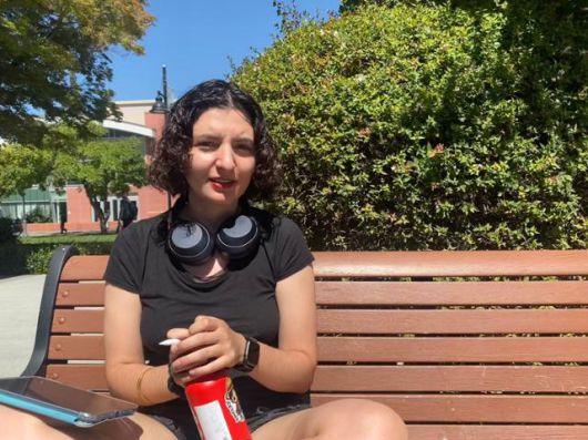 27일 미국 캘리포니아주(州) 새너제이주립대 캠퍼스에서 만난 컴퓨터과학 석사과정 디에나 옴런이 AI가 바꿔놓은 취업시장에 대해 말하고 있다. 실리콘밸리=박지연 특파원