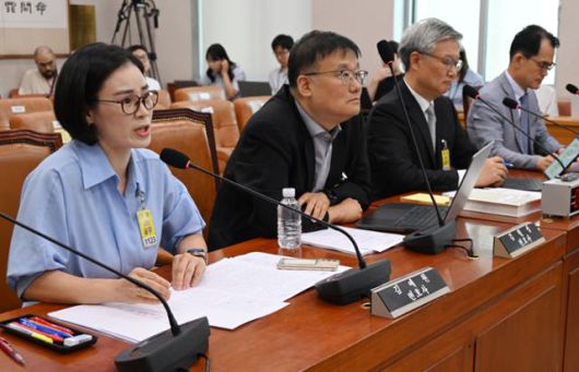 김예원 변호사(장애인권법센터)가 올 7월 국회 법제사법위원회에서 열린 검찰개혁 법안 관련 공청회에서 법안이 초래할 약자 피해 상황에 대해 호소하고 있다. 고영권 기자