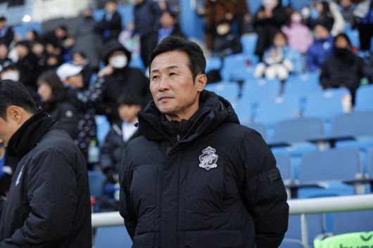 이을용 경남FC 감독. 한국프로축구연맹 제공