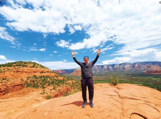 안정훈씨가 세계에서 '볼텍스' 기운이 가장 센 지역 중 한 곳인 애리조나주 셰도나에서 트레일 도중 찍은 사진. 에이블북 제공