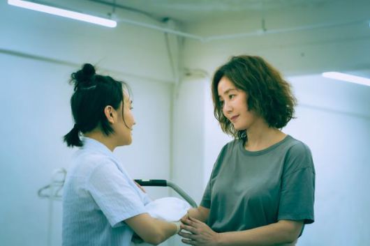 연극 '로제타' 리허설 중인 배우 김성령. 블랙덕 제공