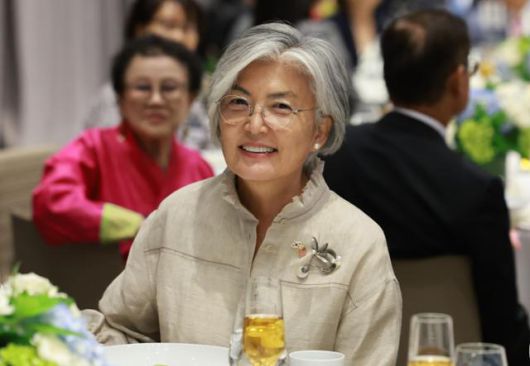 주미대사로 내정된 강경화 전 외교부 장관이 지난달 24일(현지시간) 미국 워싱턴의 한 호텔에서 열린 동포 만찬 간담회에 참석해 있다. 워싱턴=연합뉴스