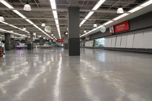 2021년 12월 23일 폐업을 하루 앞둔 홈플러스 대구점 지하 1층 식품관이 텅 비어있다. 한국일보 자료사진