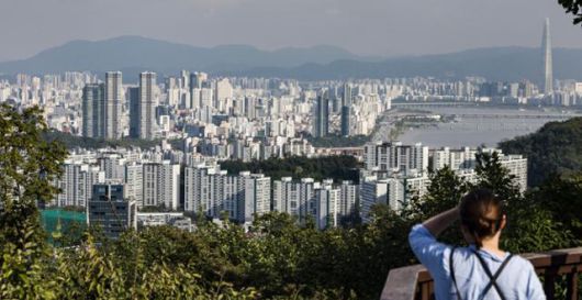 25일 서울 중구 남산에서 바라본 한강 인근 대단지 아파트. 뉴시스