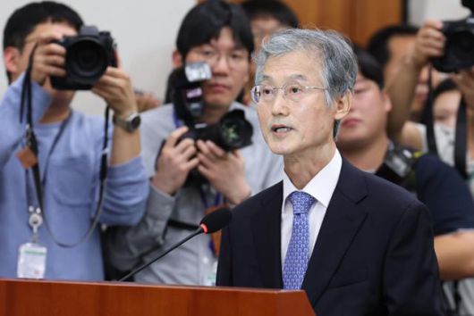 조희대 대법원장이 13일 서울 여의도 국회에서 열린 법제사법위원회의 대법원 등에 대한 국정감사에 출석해 인사말을 하고 있다. 뉴스1