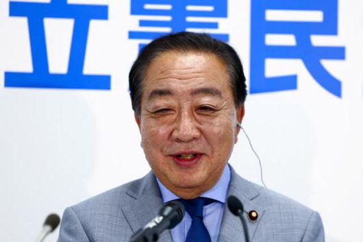 노다 요시히코 일본 입헌민주당 대표가 7월 20일 참의원(상원) 선거 출구조사가 나온 뒤 도쿄 당사에서 일본 언론과 인터뷰하고 있다. 도쿄=로이터 연합뉴스