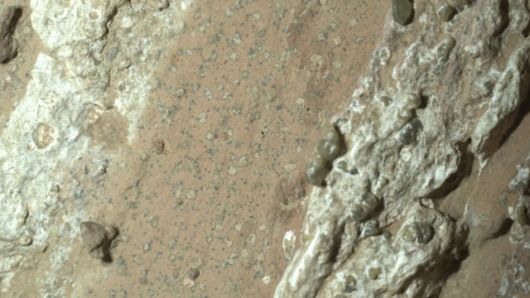 미국 항공우주국(NASA)의 무인탐사로버 '퍼서비어런스'가 잠재적인 생명체의 흔적으로 보이는 암석을 채취한 화성의 '체야바 폭포' 지역. NASA 제공