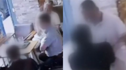 한국농아인협회 간부가 농아인 직원 앞에서 바지를 내리고 이를 말리려는 직원에게 손을 드는 장면이 담긴 CCTV 화면. JTBC 뉴스 캡처