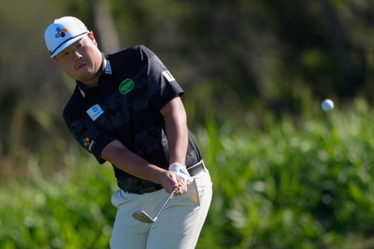 임성재가 올해 1월 6일 미국 하와이주 카팔루아의 카팔루아 리조트에서 열린 미국프로골프(PGA) 투어 시즌 개막전 더 센트리 최종 라운드 4번 홀에서 샷을 하고 있다. 카팔루아=AP 뉴시스