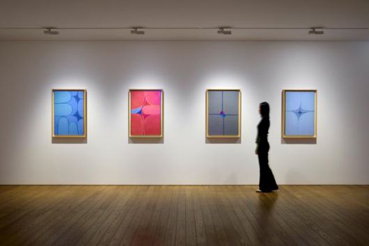 김환기가 1967년에 그린 '십자' 형상의 추상화들이 페이스갤러리 서울에 전시된 모습. 페이스갤러리 서울 제공