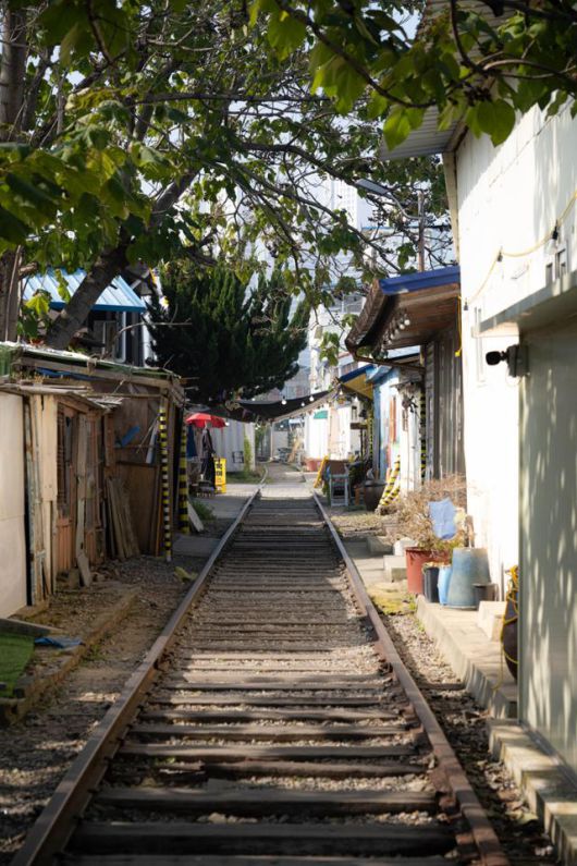 경암동 철길마을에서 조금 벗어난 옛 철도 구간.