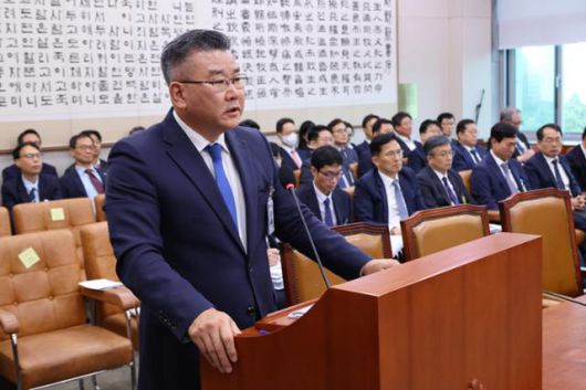 유병호 감사원 감사위원(전 사무총장)이 16일 서울 여의도 국회에서 열린 법제사법위원회 국정감사에서 의원 질의에 답하고 있다. 뉴시스
